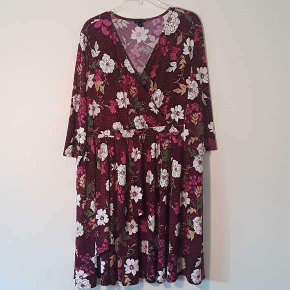 Torrid Burgundy Floral Print Woven Faux Wrap Dress - Picture 3 of 8